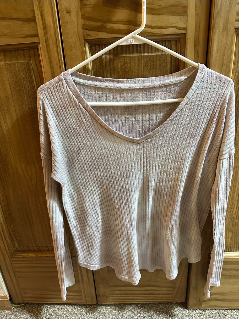 American Eagle Outfitters Ribbed V-Neck Long Sleeve Top - Light Taupe